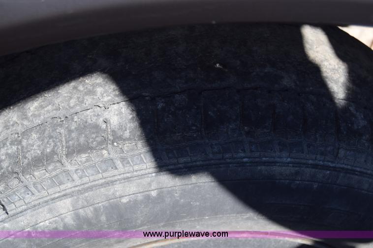 image for item K4912 2001 GMC Safari van