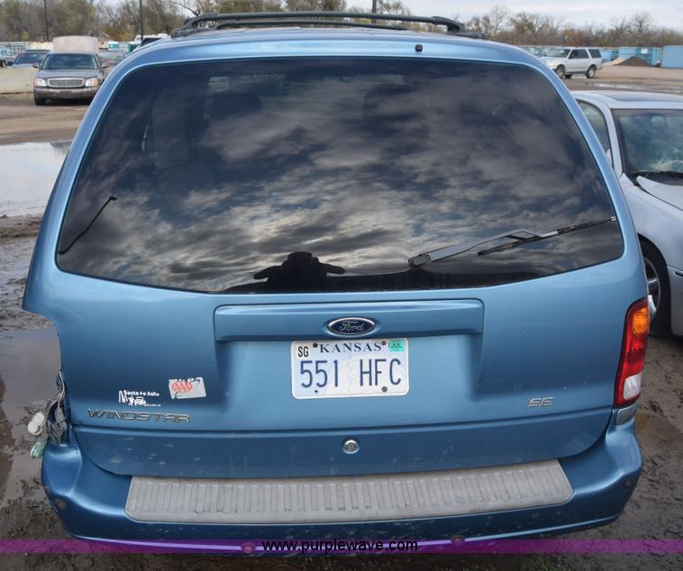 image for item K4923 2002 Ford Windstar SE van