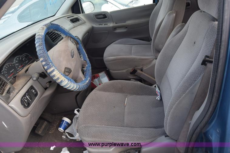 image for item K4923 2002 Ford Windstar SE van