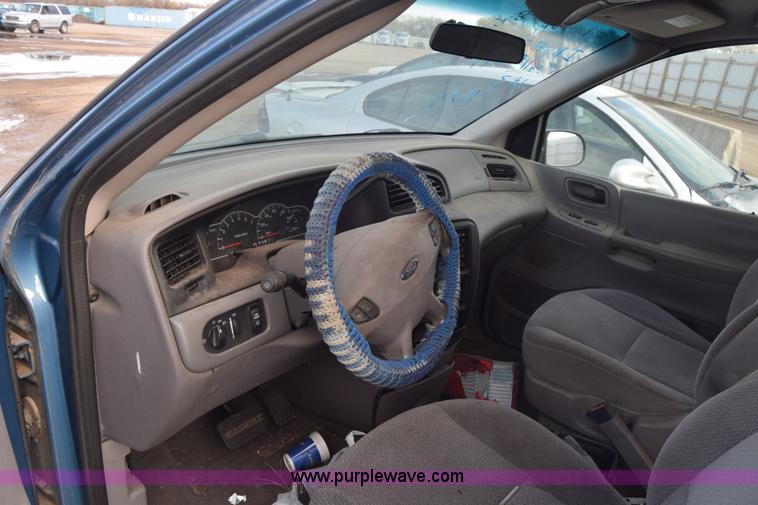 image for item K4923 2002 Ford Windstar SE van