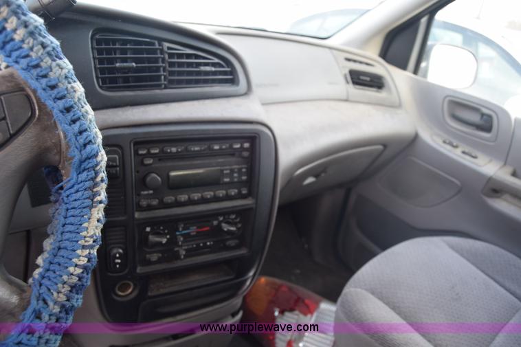 image for item K4923 2002 Ford Windstar SE van