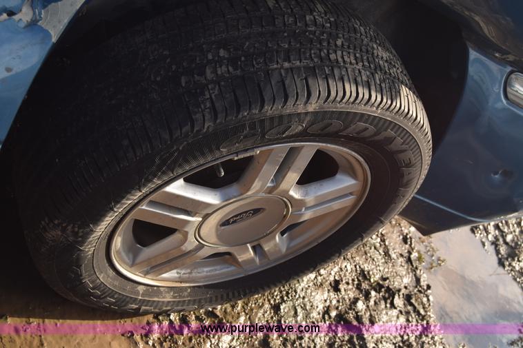 image for item K4923 2002 Ford Windstar SE van