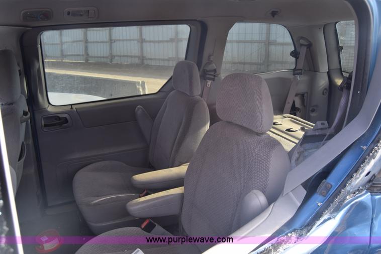 image for item K4923 2002 Ford Windstar SE van