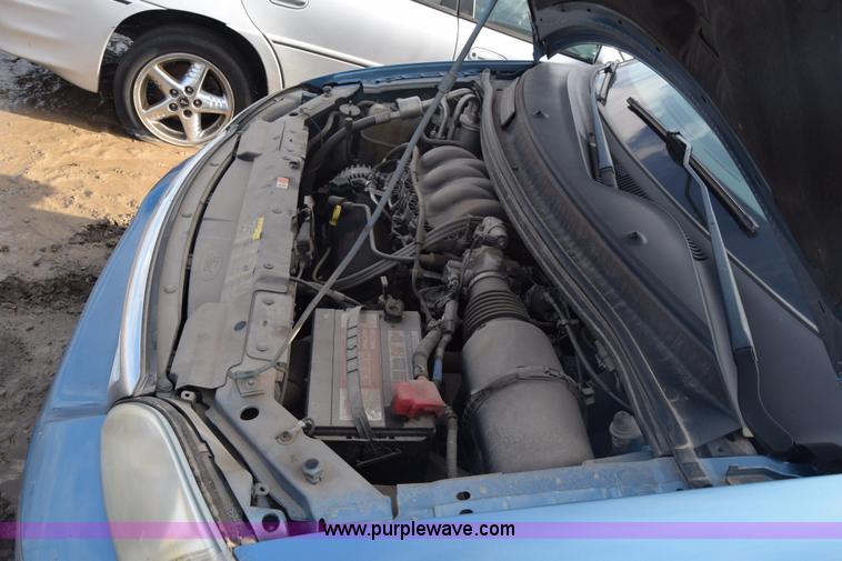 image for item K4923 2002 Ford Windstar SE van