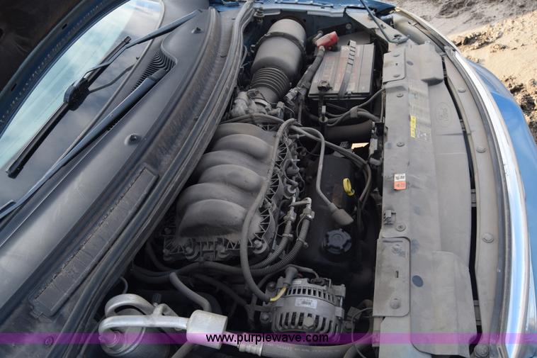 image for item K4923 2002 Ford Windstar SE van