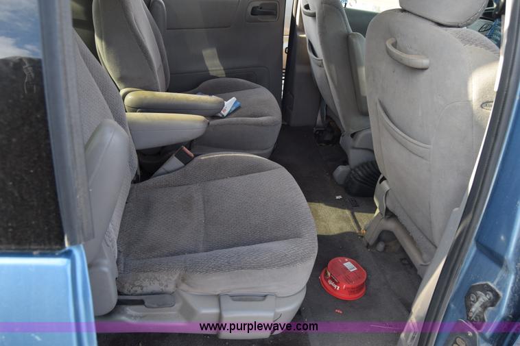 image for item K4923 2002 Ford Windstar SE van