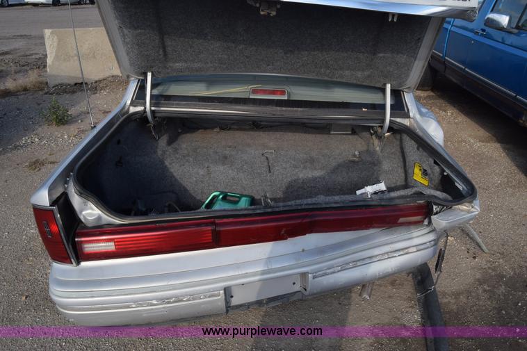 image for item K4924 1991 Lincoln Town Car Executive