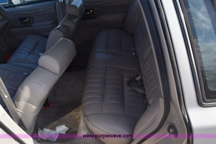 image for item K4924 1991 Lincoln Town Car Executive