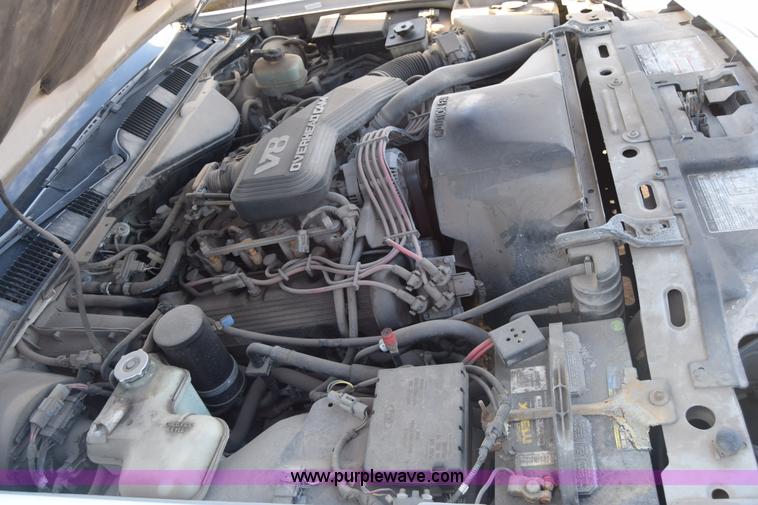 image for item K4924 1991 Lincoln Town Car Executive