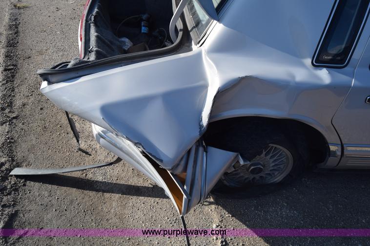 image for item K4924 1991 Lincoln Town Car Executive