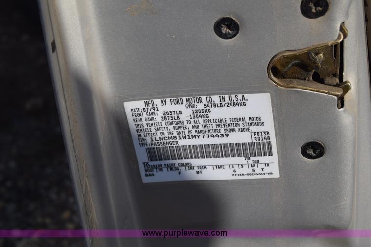 image for item K4924 1991 Lincoln Town Car Executive