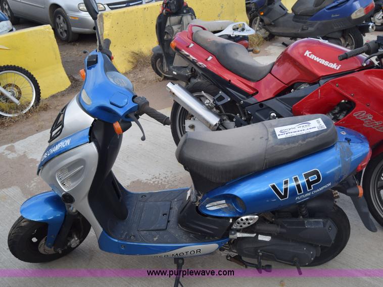 image for item K4926 2014 Taotao moped