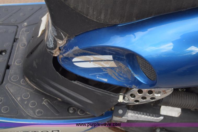 image for item K4926 2014 Taotao moped