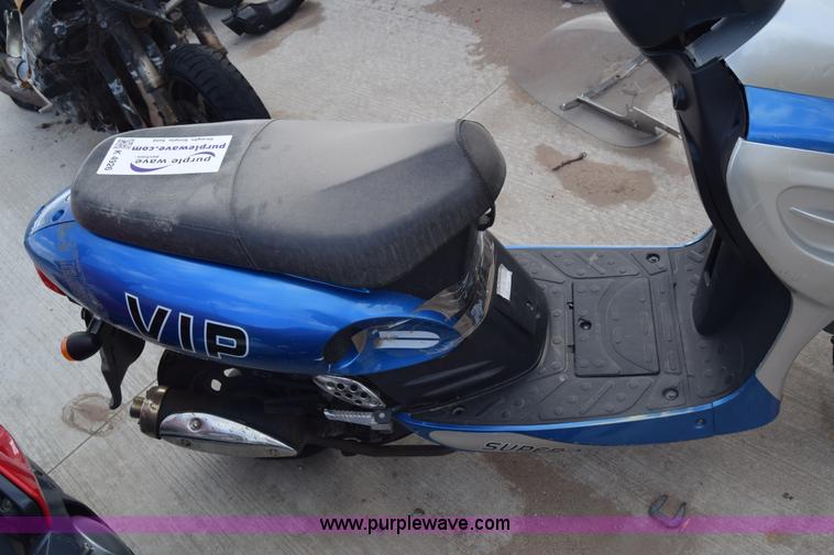 image for item K4926 2014 Taotao moped