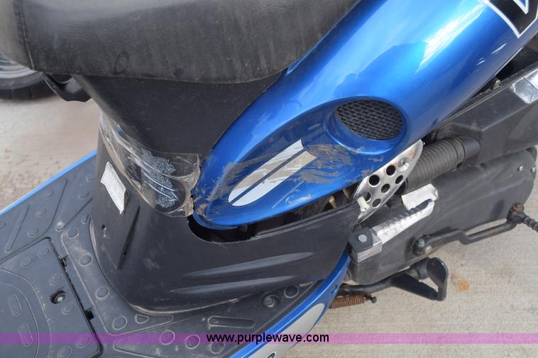 image for item K4926 2014 Taotao moped