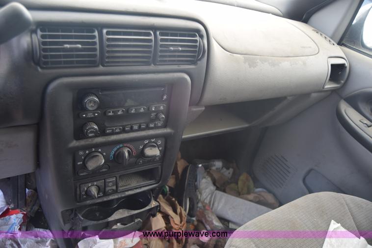 image for item K4928 2004 Chevrolet Venture van