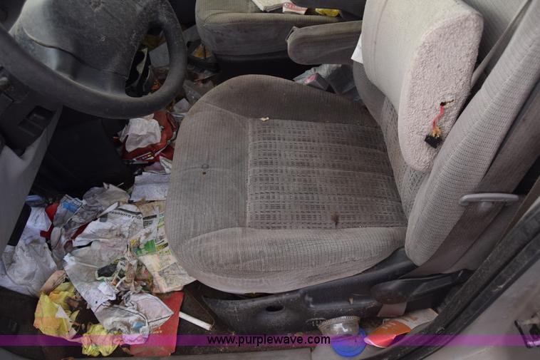 image for item K4928 2004 Chevrolet Venture van