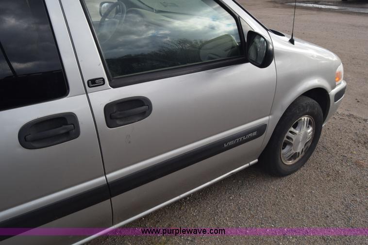 image for item K4928 2004 Chevrolet Venture van