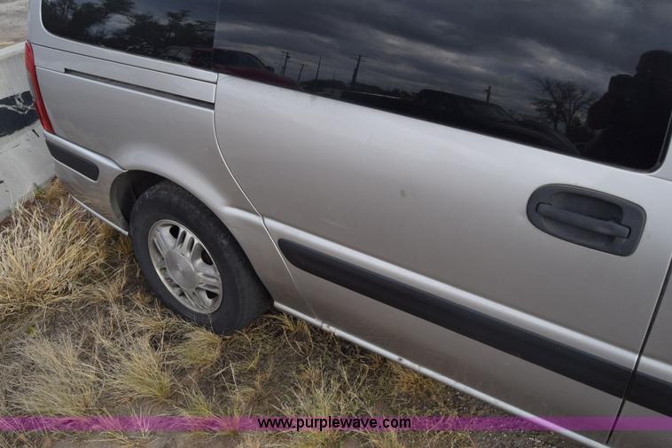 image for item K4928 2004 Chevrolet Venture van