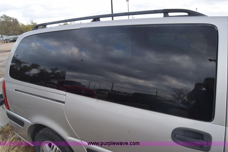 image for item K4928 2004 Chevrolet Venture van