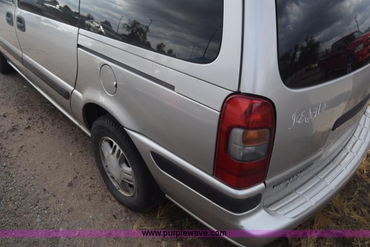 image for item K4928 2004 Chevrolet Venture van