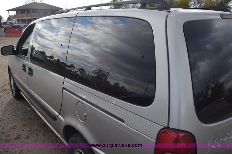 image for item K4928 2004 Chevrolet Venture van