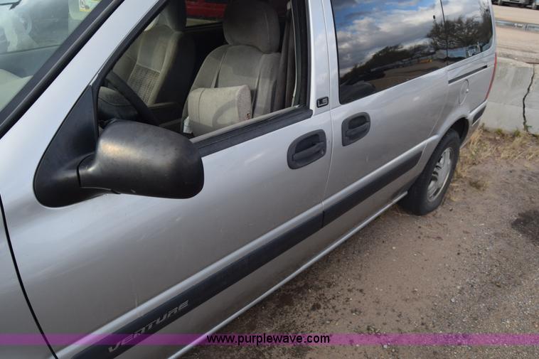 image for item K4928 2004 Chevrolet Venture van