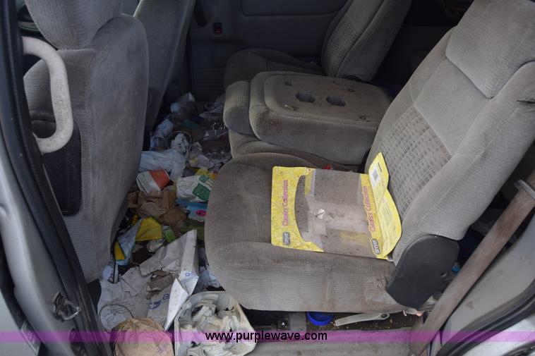 image for item K4928 2004 Chevrolet Venture van