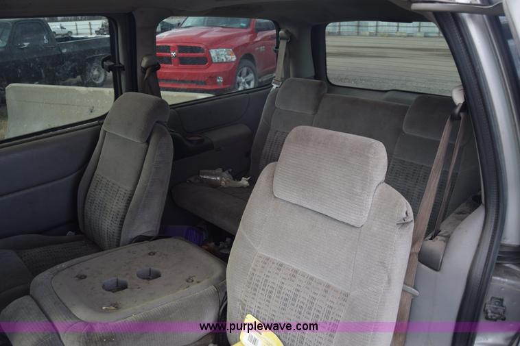 image for item K4928 2004 Chevrolet Venture van