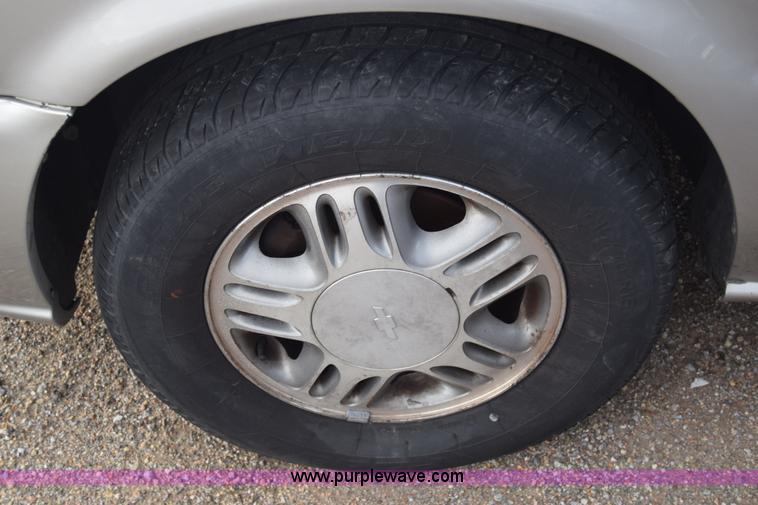 image for item K4928 2004 Chevrolet Venture van