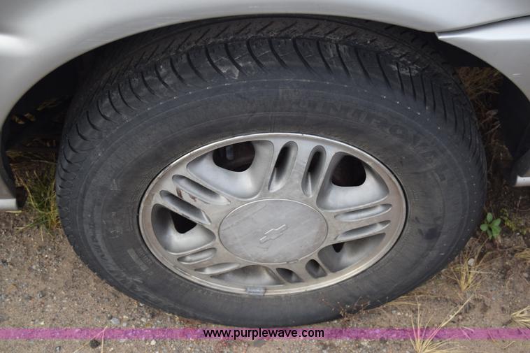 image for item K4928 2004 Chevrolet Venture van