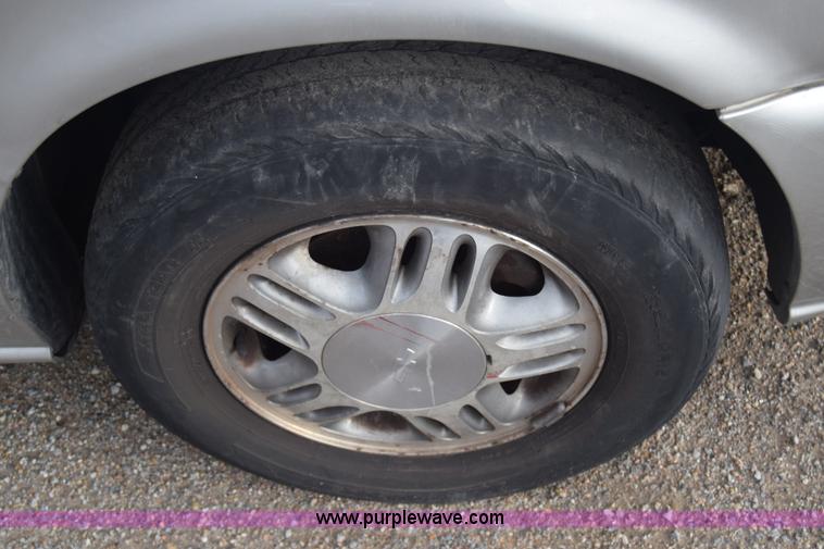 image for item K4928 2004 Chevrolet Venture van