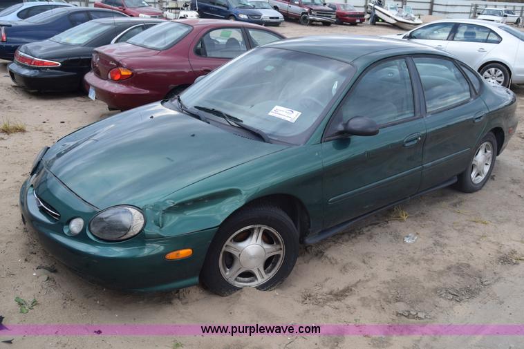 image for item K4929 1999 Ford Taurus SE