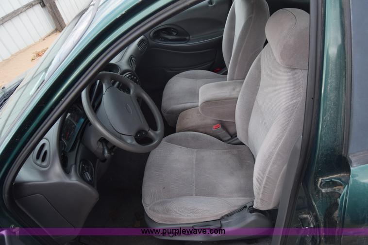 image for item K4929 1999 Ford Taurus SE