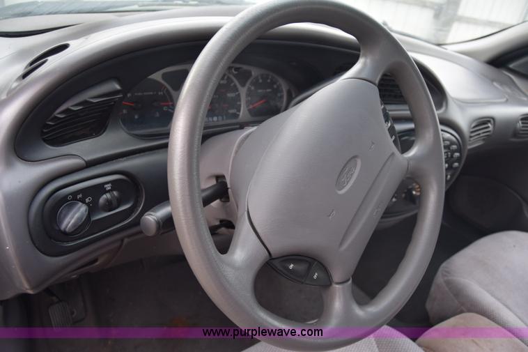 image for item K4929 1999 Ford Taurus SE