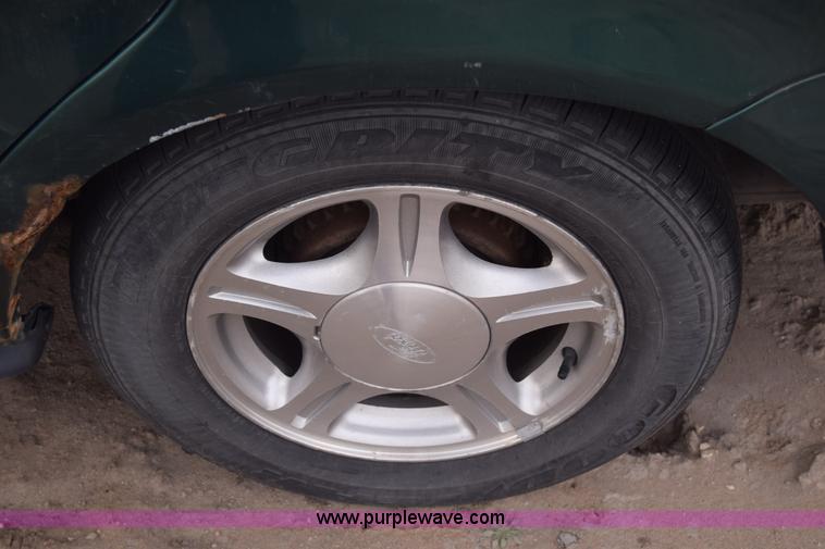 image for item K4929 1999 Ford Taurus SE