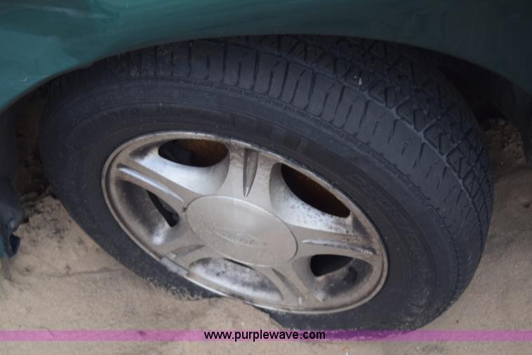 image for item K4929 1999 Ford Taurus SE