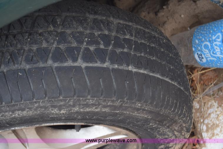 image for item K4929 1999 Ford Taurus SE