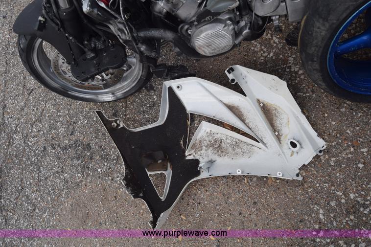 image for item K4930 2005 Kawasaki ZX600-J motorcycle