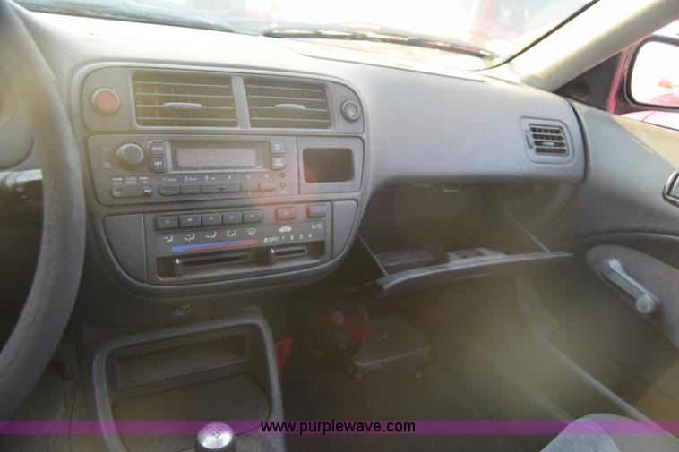 image for item K4932 1998 Honda Civic DX