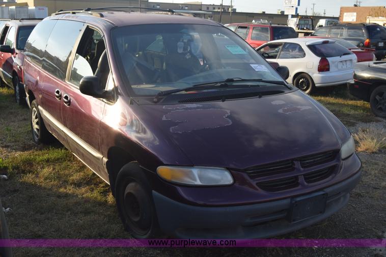 image for item K4933 2000 Dodge Grand Caravan van