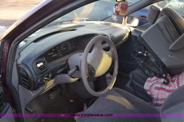 image for item K4933 2000 Dodge Grand Caravan van