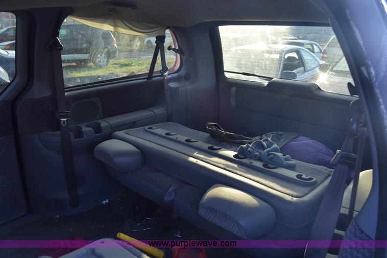 image for item K4933 2000 Dodge Grand Caravan van
