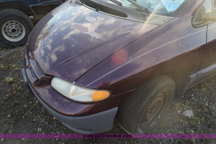 image for item K4933 2000 Dodge Grand Caravan van