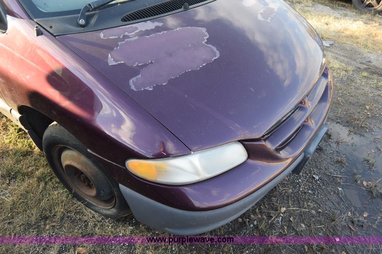 image for item K4933 2000 Dodge Grand Caravan van