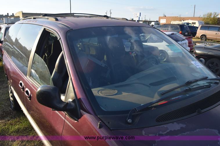 image for item K4933 2000 Dodge Grand Caravan van
