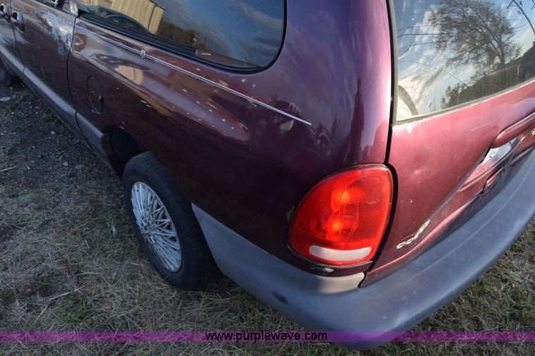 image for item K4933 2000 Dodge Grand Caravan van