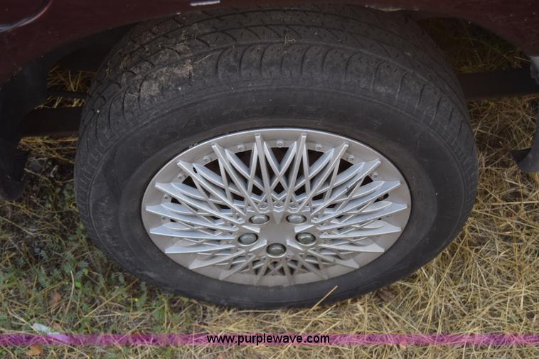 image for item K4933 2000 Dodge Grand Caravan van