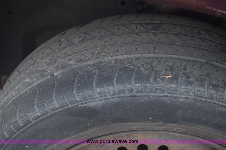 image for item K4933 2000 Dodge Grand Caravan van