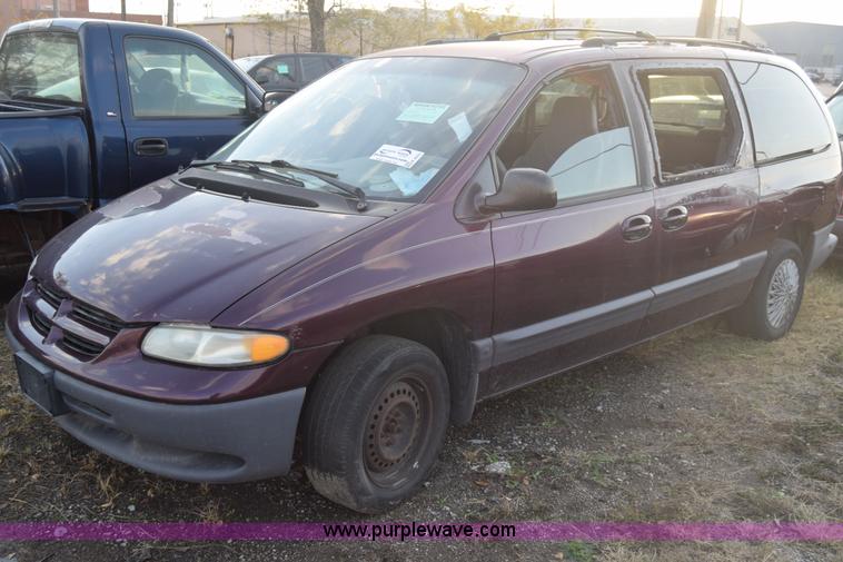 image for item K4933 2000 Dodge Grand Caravan van